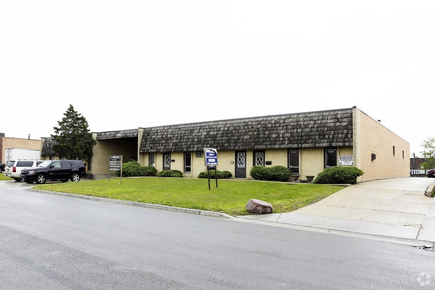 1025 Lunt Ave, Schaumburg, IL à louer - Photo du bâtiment - Image 2 de 3