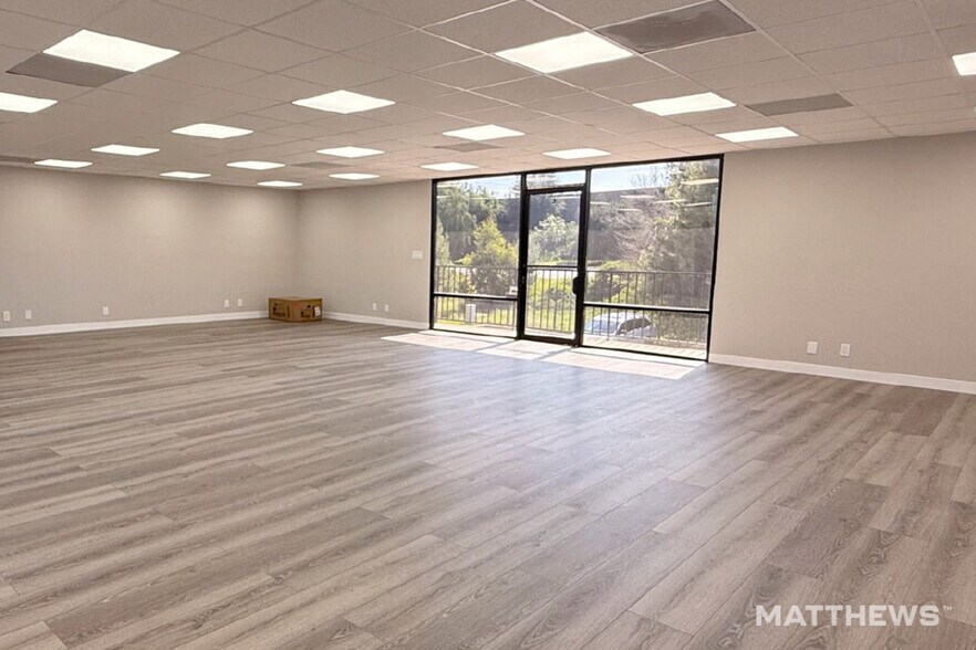 420 W Baseline Rd, Glendora, CA à louer - Photo du bâtiment - Image 2 de 3