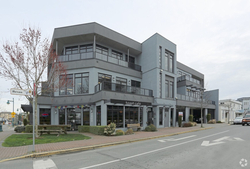 2400 Bevan Ave, Sidney, BC for sale - Primary Photo - Image 1 of 3