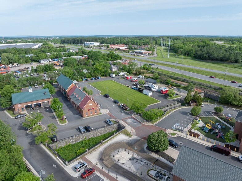 43140 Town Hall Plz, South Riding, VA à vendre - Aérien - Image 2 de 5