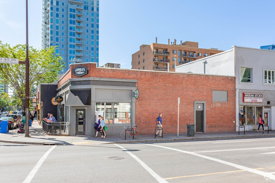 1201 1st St SW, Calgary, AB à vendre - Photo du bâtiment - Image 2 de 2