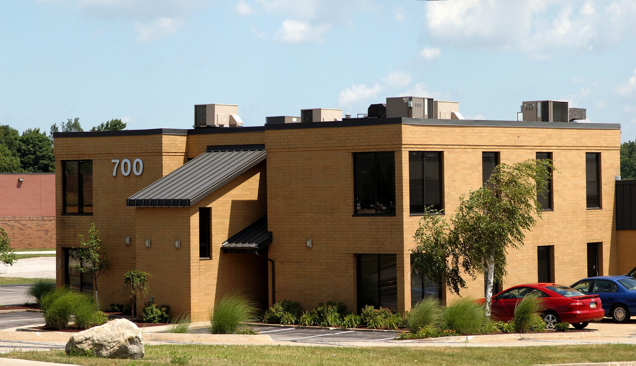 700-790 Ken Mar Industrial Pky, Broadview Heights, OH for lease Primary Photo- Image 1 of 7