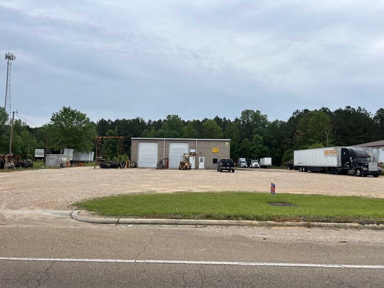 880 Veterans Memorial Blvd, Eupora, MS for sale - Primary Photo - Image 1 of 1