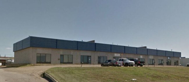 Plus de détails pour 340 Macalpine Cres, Wood Buffalo, AB - Industriel à louer