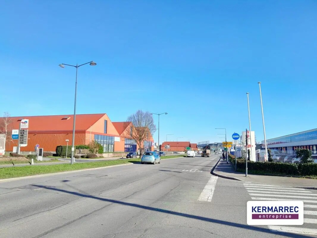 Flex in Rennes for lease Primary Photo- Image 1 of 2