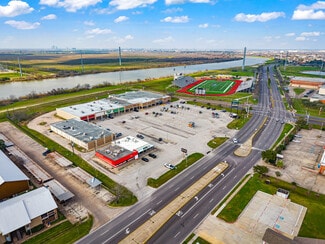 More details for 301-327 S Brazosport Blvd, Freeport, TX - Retail for Lease