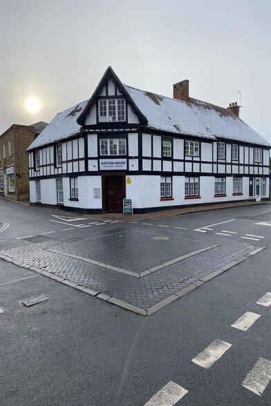 2 High St, Leatherhead à louer - Photo du bâtiment - Image 2 de 9