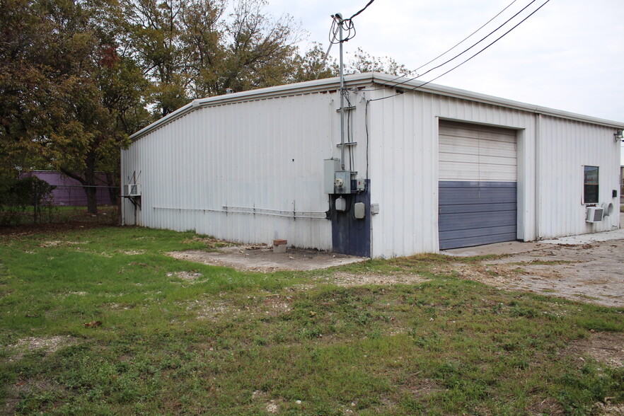 4900 N Interstate 35, Austin, TX à louer - Photo du bâtiment - Image 1 de 3