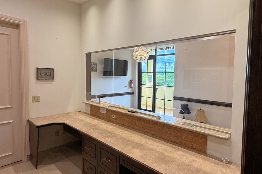 1015 W Indiantown Rd, Jupiter, FL for sale - Interior Photo - Image 3 of 10