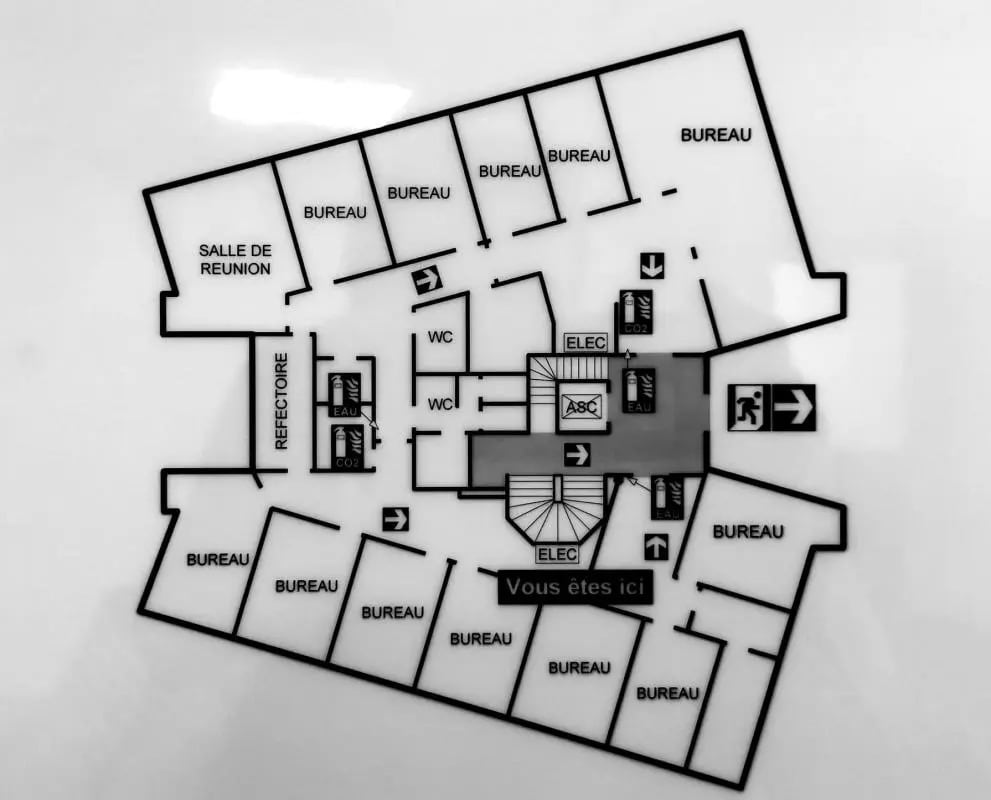 Office in Saint-Germain-en-Laye for lease Floor Plan- Image 1 of 9