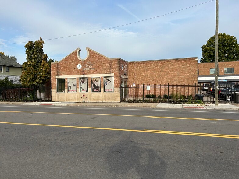 6309 Mack Ave, Detroit, MI à vendre - Photo du bâtiment - Image 2 de 9