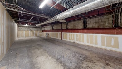 3391 State Route 27, Franklin Park, NJ à louer Numérisation 3D de Matterport- Image 2 de 6