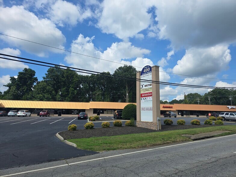 400 S Main St, Mauldin, SC à louer - Photo du bâtiment - Image 1 de 4