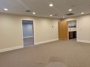 1624 Sudbury Rd, Concord, MA for lease Interior Photo- Image 2 of 14