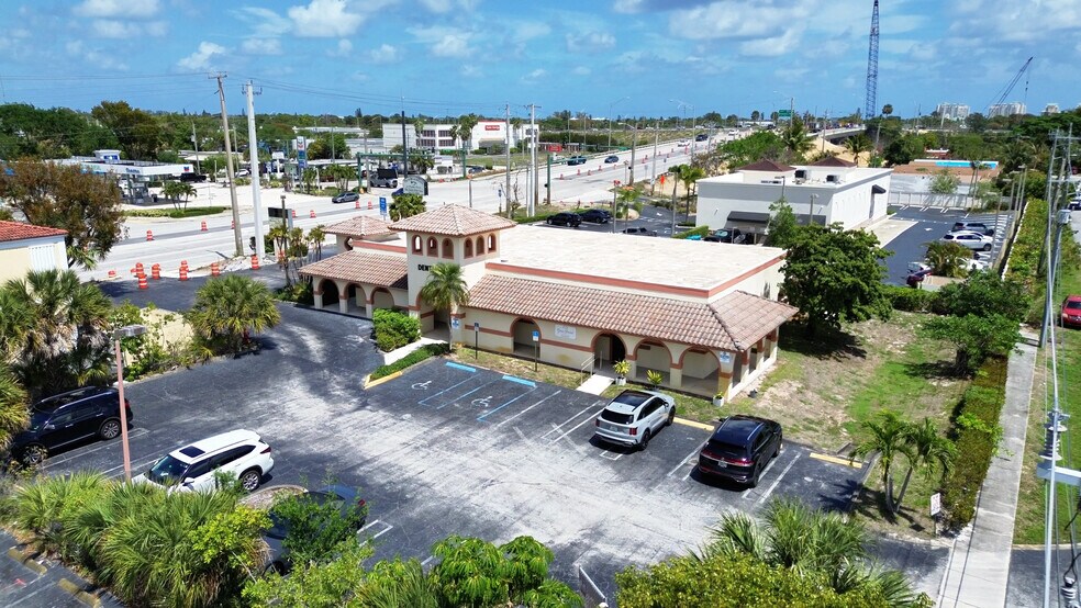 650 W Boynton Beach Blvd, Boynton Beach, FL à vendre - Photo du bâtiment - Image 3 de 54