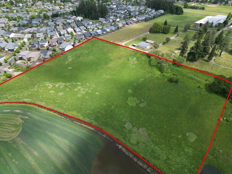 Terrawood St, Forest Grove, OR à vendre - Photo du bâtiment - Image 2 de 3