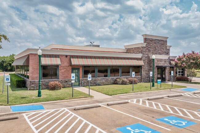 More details for 2290 S Stemmons Fwy, Lewisville, TX - Retail for Sale