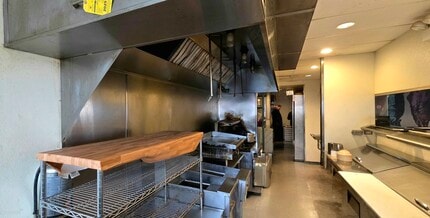 2954-2958 N Sheffield Ave, Chicago, IL à louer Photo intérieure- Image 2 de 3