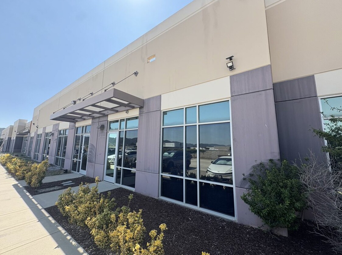 25695 Jefferson Ave, Murrieta, CA à vendre Photo du bâtiment- Image 1 de 1