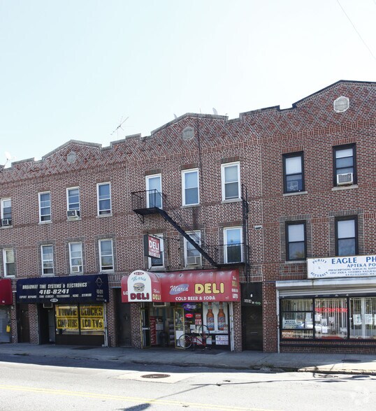 64-04 Flushing Ave, Maspeth, NY à vendre - Photo principale - Image 1 de 12