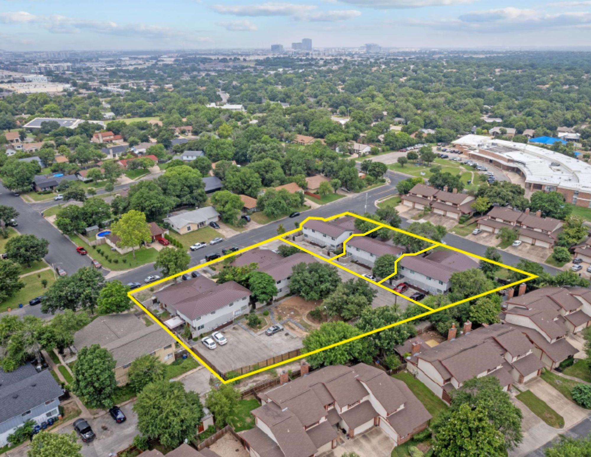 8905 Tronewood Dr, Austin, TX à vendre Photo du bâtiment- Image 1 de 27