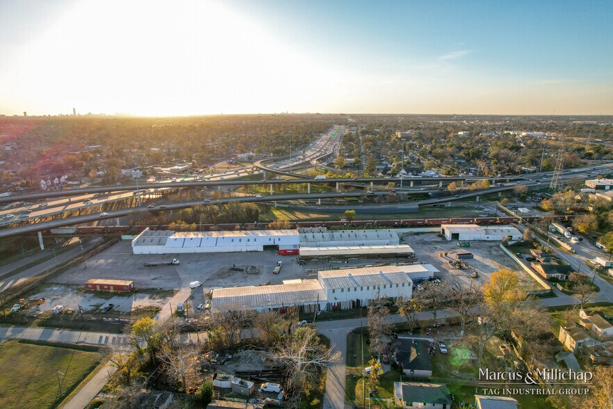 6011-6019 Gold Houston TX 77026 st, Houston, TX à vendre - Photo du bâtiment - Image 3 de 6