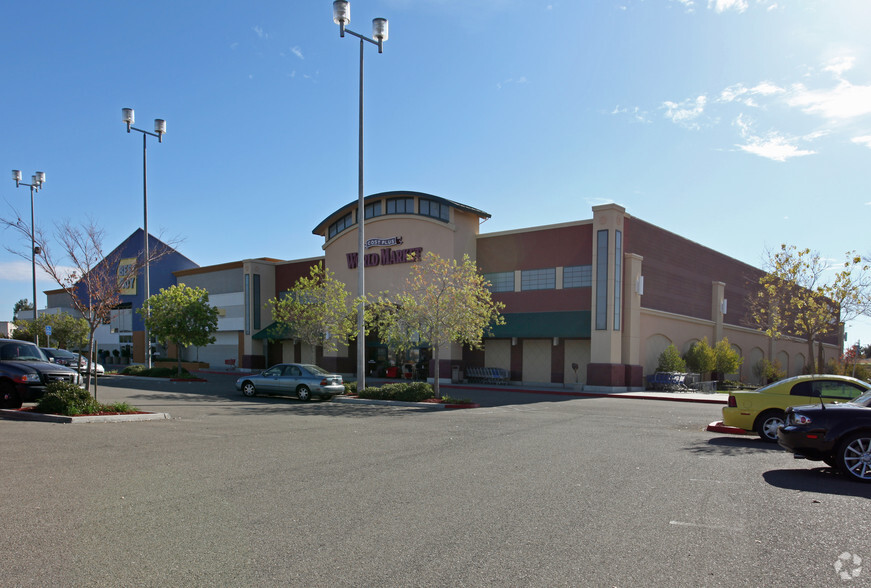 2530-2550 Naglee Rd, Tracy, CA for lease - Primary Photo - Image 1 of 2