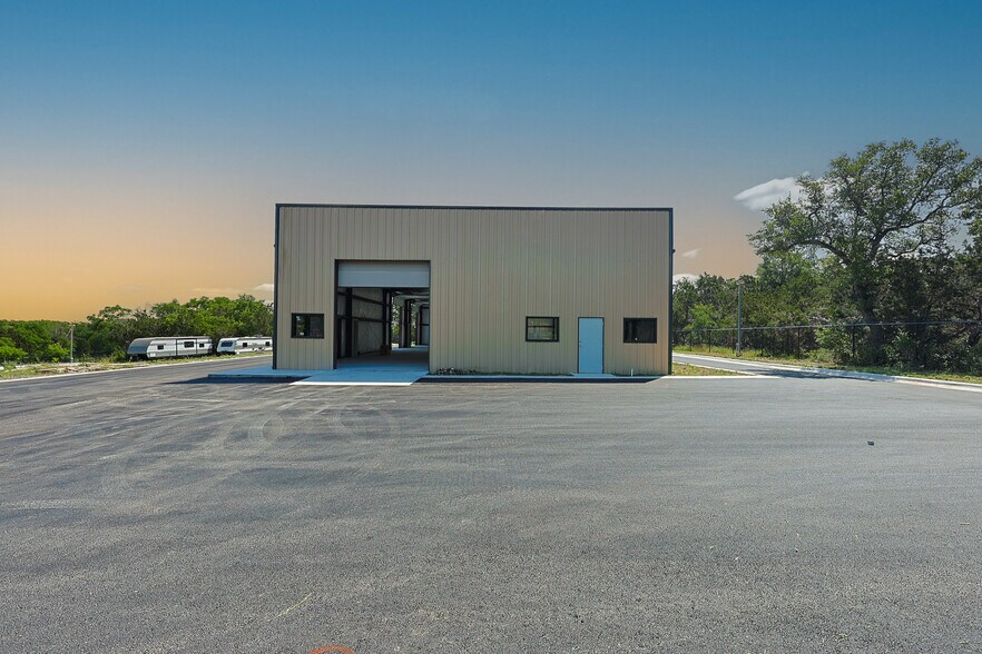 3364 N Bagdad Rd, Leander, TX à louer - Photo du bâtiment - Image 2 de 35