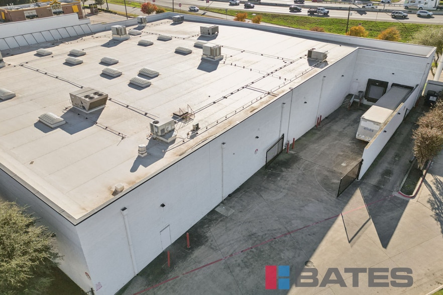 8330 N Stemmons Fwy, Dallas, TX for sale - Building Photo - Image 2 of 21