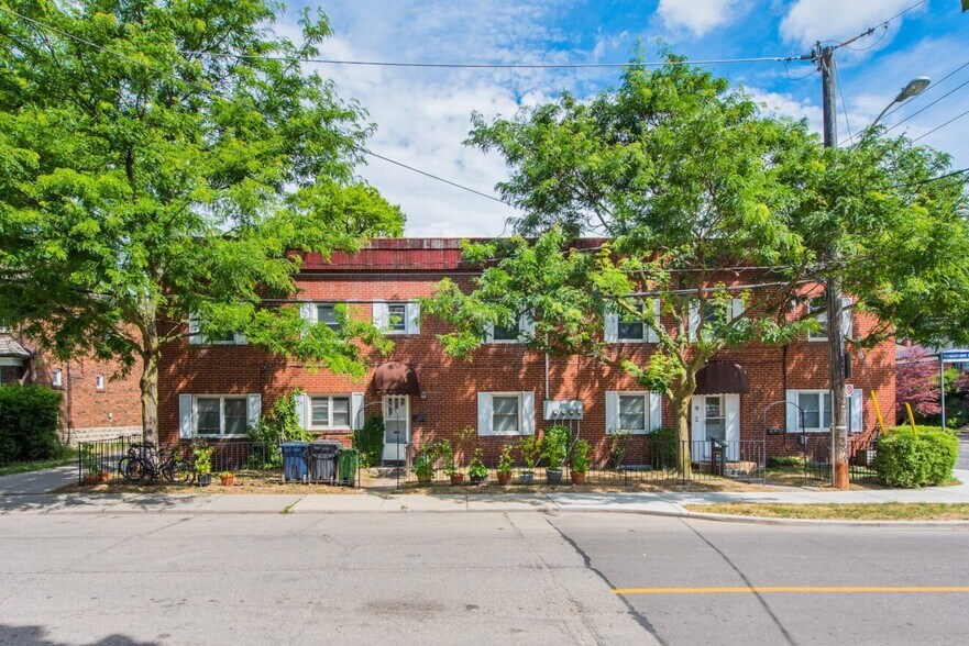 200 Jane St, Toronto, ON à vendre - Photo du bâtiment - Image 1 de 1