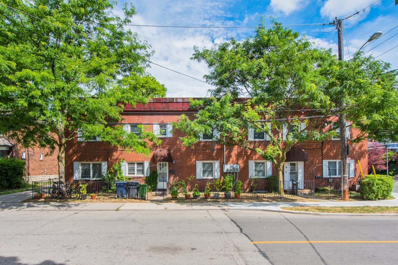 200 Jane St, Toronto, ON à vendre Photo du bâtiment- Image 1 de 2