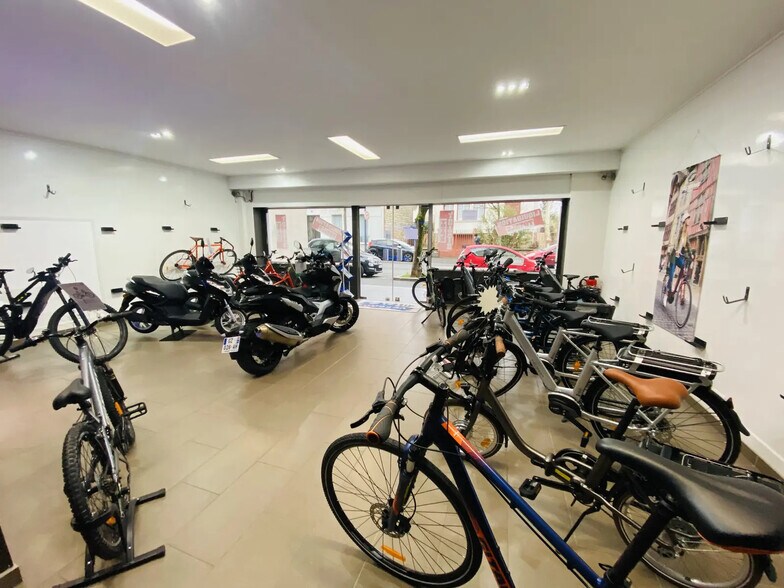 84 Avenue Georges Clemenceau, Maisons-Alfort à louer - Photo du bâtiment - Image 2 de 5