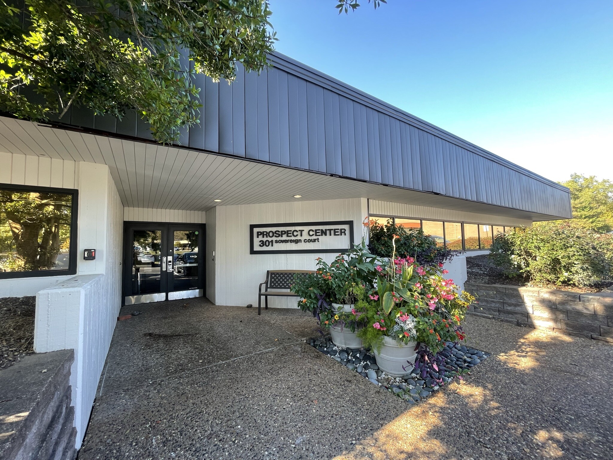 301 Sovereign Ct, Manchester, MO for lease Building Photo- Image 1 of 10