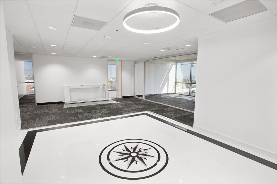 9440 Santa Monica Blvd, Beverly Hills, CA à louer - Photo intérieure - Image 2 de 26