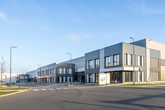 Plus de détails pour 51 Rue Du Commandant Rolland, Le Bourget - Local d'activités à louer