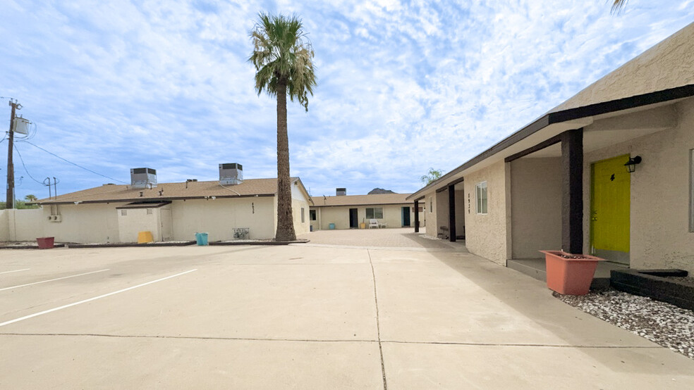 8939 N 8th St, Phoenix, AZ for sale - Building Photo - Image 3 of 43