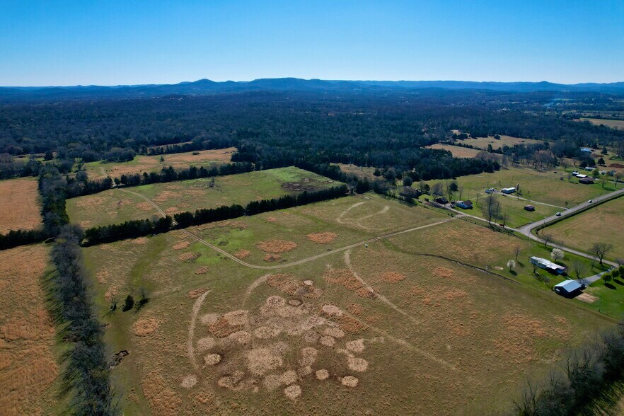 4807 Lytle Creek Rd, Murfreesboro, TN à vendre - Photo du bâtiment - Image 2 de 20