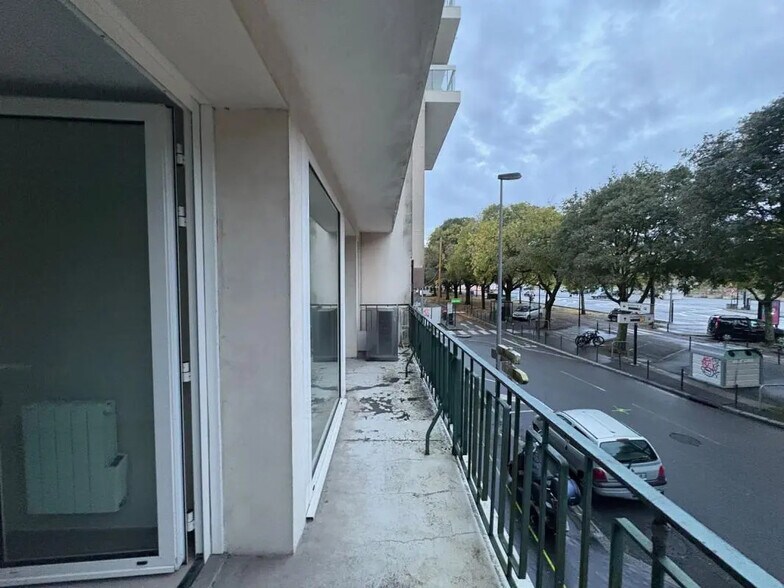 Commerce de détail dans Nantes à louer - Photo du bâtiment - Image 2 de 9