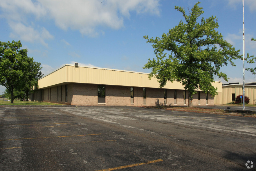 551 Tapp Rd, Harrodsburg, KY for sale - Primary Photo - Image 1 of 1