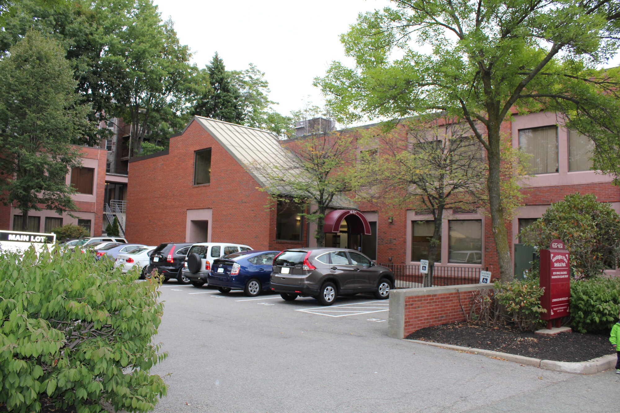 637-651 Washington St, Brookline, MA à louer Photo principale- Image 1 de 4