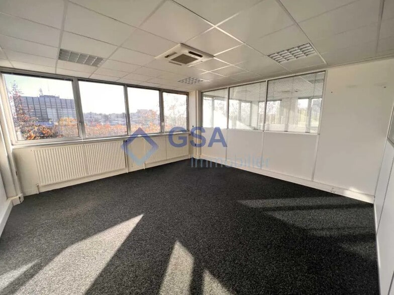Office in Évry-Courcouronnes for lease - Interior Photo - Image 3 of 11