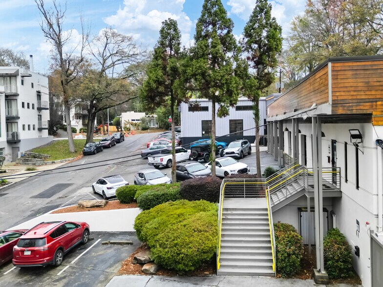 704-710 Berkeley Ave, Atlanta, GA à louer - Photo du bâtiment - Image 2 de 26