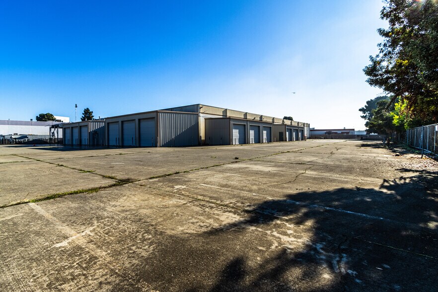 1833 Stearman Ave, Hayward, CA à vendre - Photo du bâtiment - Image 3 de 26