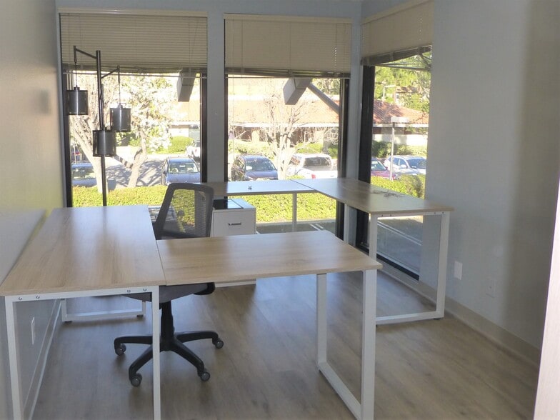 128 Auburn Ct, Westlake Village, CA à louer - Photo intérieure - Image 3 de 21