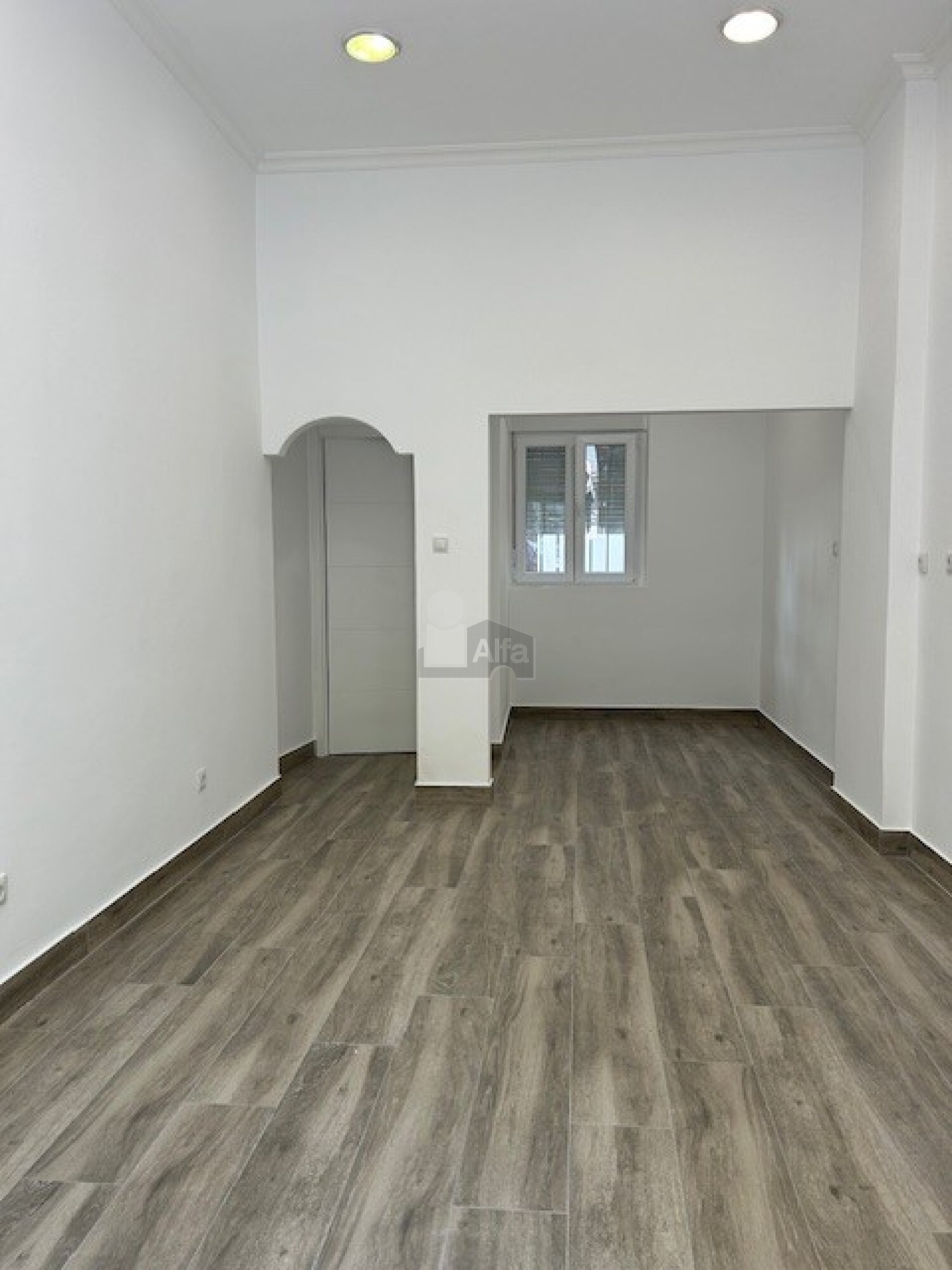 Retail in Segovia, Segovia for lease Floor Plan- Image 1 of 2