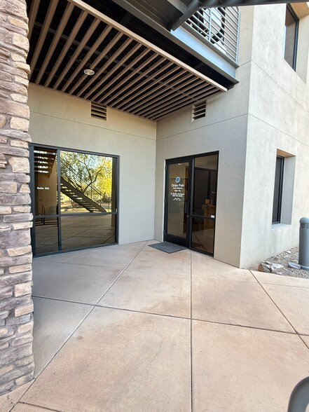 16700 N Thompson Peak Pky, Scottsdale, AZ à louer - Photo du bâtiment - Image 2 de 6