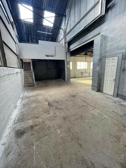 367-369 Chorley Rd, Bolton for lease - Building Photo - Image 3 of 10