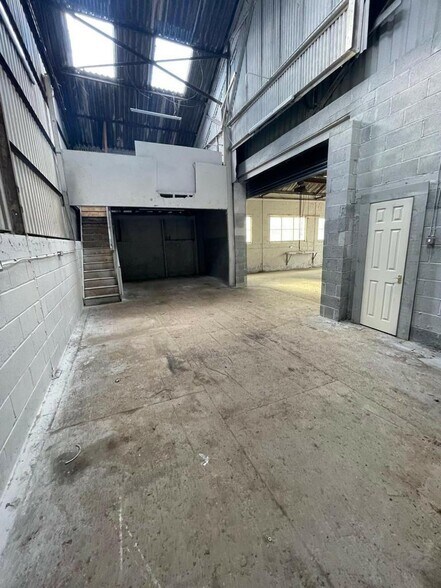 367-369 Chorley Rd, Bolton à louer - Photo du bâtiment - Image 3 de 10