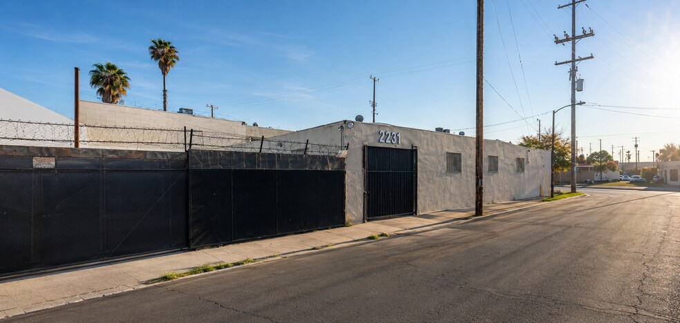 2231 Long Beach Ave, Los Angeles, CA à vendre - Photo du bâtiment - Image 1 de 6
