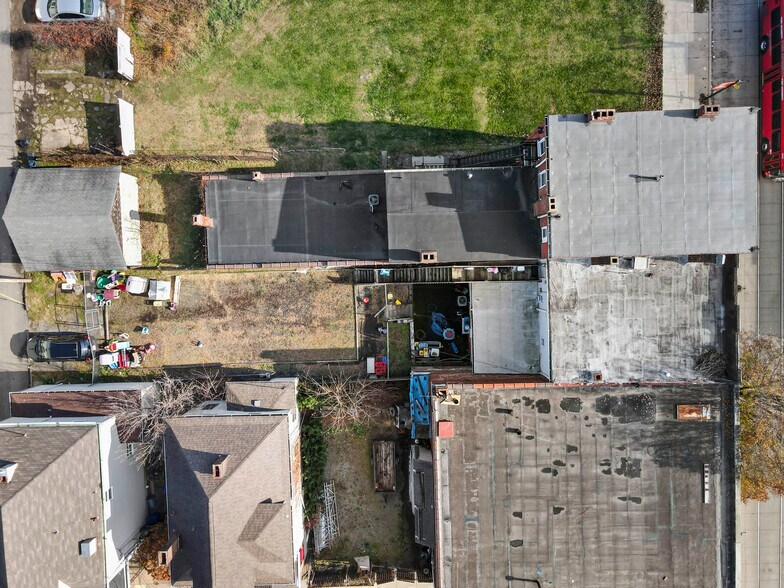705 E Warrington Ave, Pittsburgh, PA à vendre - Photo du bâtiment - Image 2 de 43